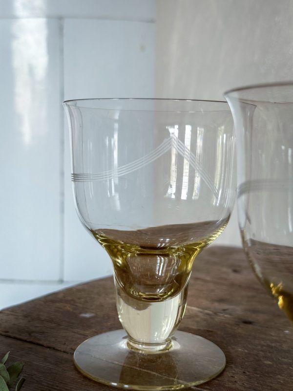 Vinglas i kristall i gultonat glas - Bild 3