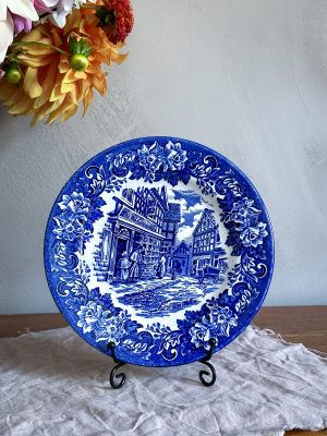 English Ironstone - Dickens Series assiett