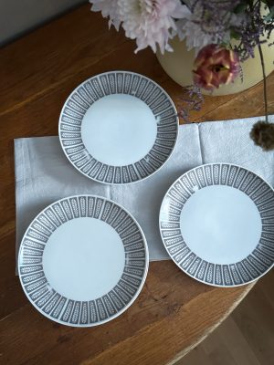 Mariehult sweden - Assietter 5 st Carin Kry.