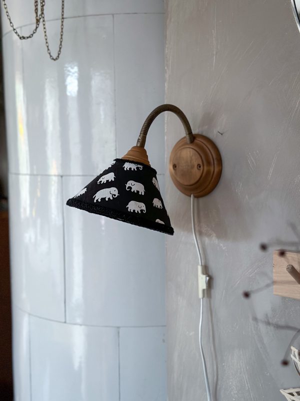 Vigan Sweden vägglampa, Skärm i Estrid Ericson Elefant tyg. - Bild 2