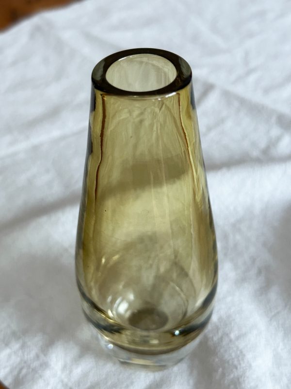 Tillskriven Åseda glasbruk - Vas i gult glas - Bild 3