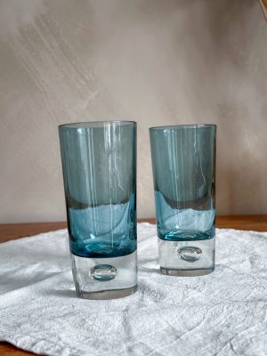 Iittala- Tillskriven Tapio Wirkkala vaser blått glas 2 st