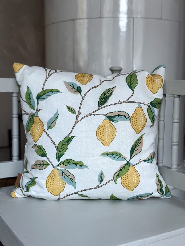 Kuddfodral - William Morris tyg Lemon Tree 50*50