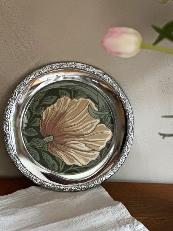 Nysilver bricka m William Morris tapet - Bild 3