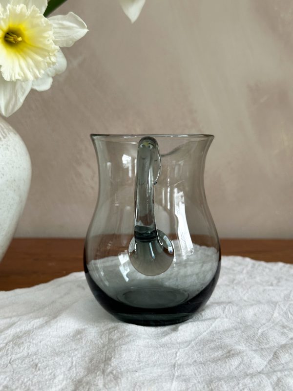 Mjölkkanna i rökfärgat glas - Bild 2