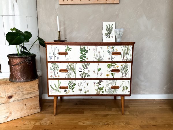 Teak Byrå 1950 tal, tapetserad i Nordens Flora - Bild 9