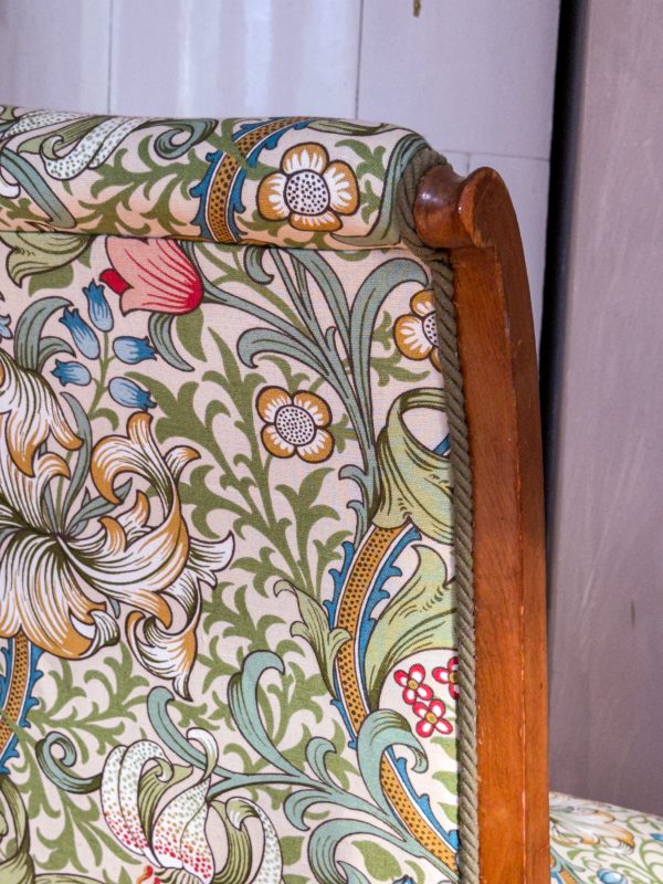 Svanhalsstol klädd i William Morris Golden Lilly - Bild 9