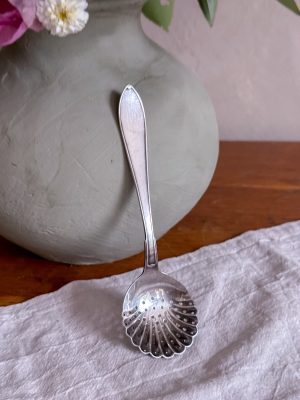 Sockerströare snäckdekor alp Nysilver