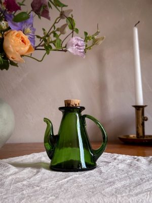 Vinäger/olivolja kanna i grönt glas