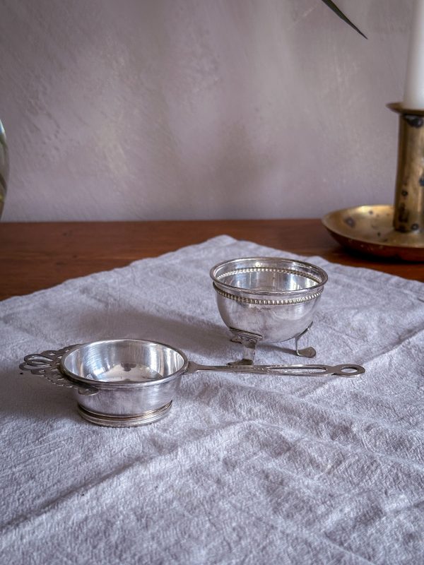 Tesil med ställning Nysilver