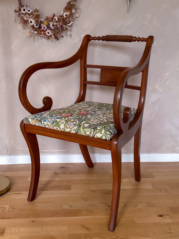 Engelsk karmstol/skrivbordsstol, Klädd i William Morris Golden Lilly - Bild 6