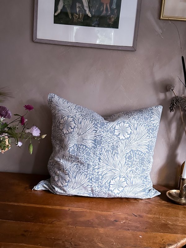 Kuddfodral i William Morris Marigold tyg - Bild 5