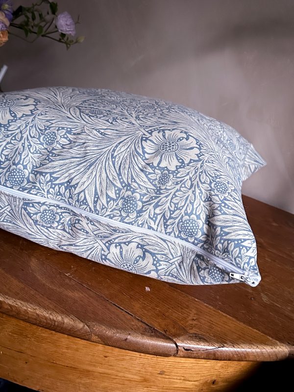 Kuddfodral i William Morris Marigold tyg - Bild 7