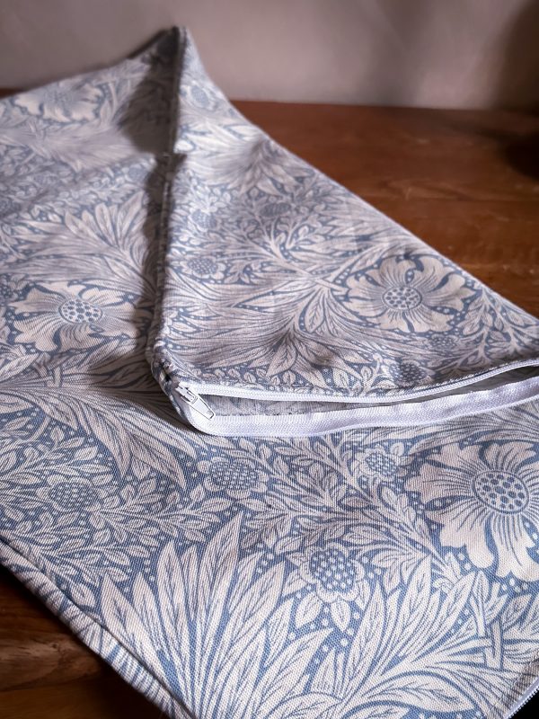 Kuddfodral i William Morris Marigold tyg - Bild 10
