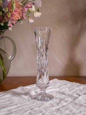 Glas vas i kristall på fot