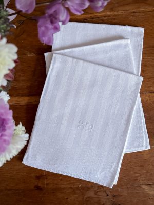 Handfållade Linnehanddukar 3 st med Brodyr SW