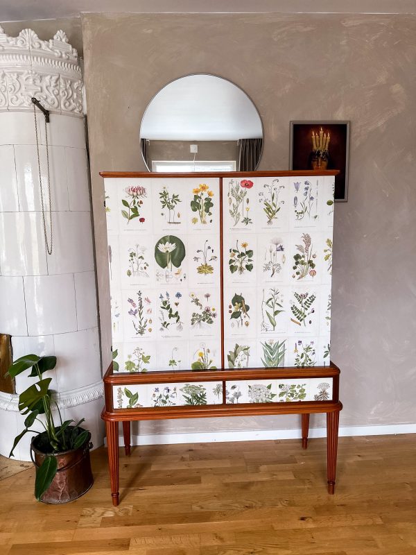 Linneskåp 40 tal, tapetserat i Nordens Flora - Bild 7