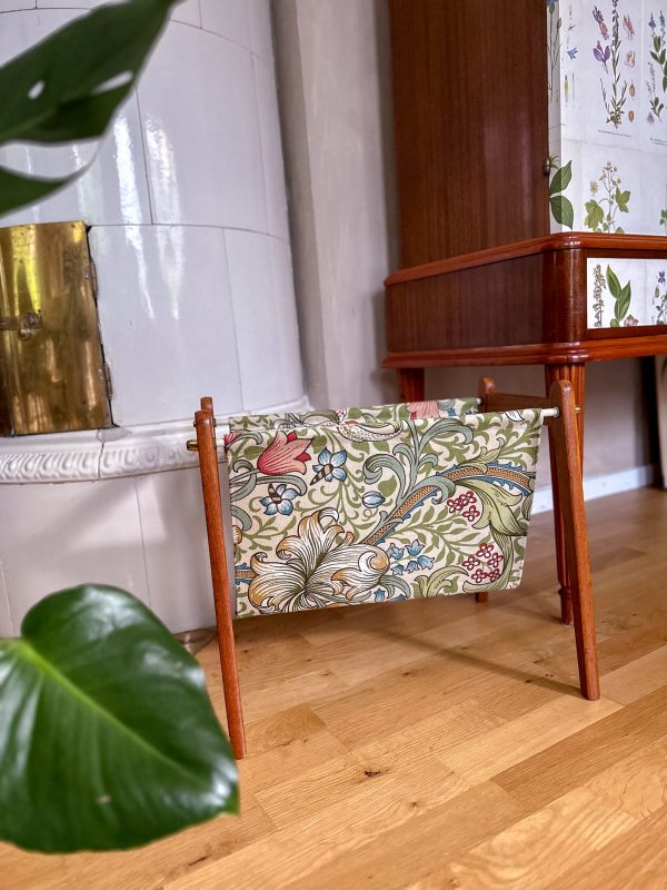Tidningsställ i William Morris tyg 'Golden Lilly'