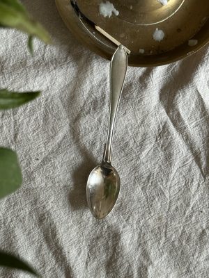 Svensk ruter - Tesked äkta silver gravyr E