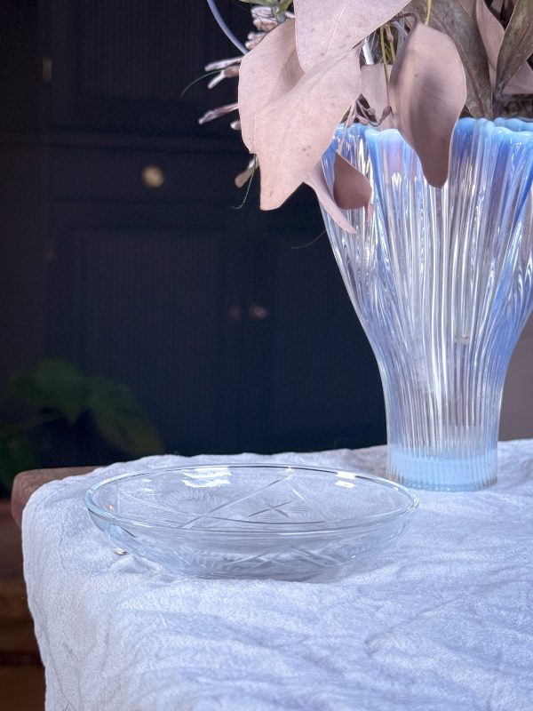 Litet glas fat med etsad dekor - Bild 2