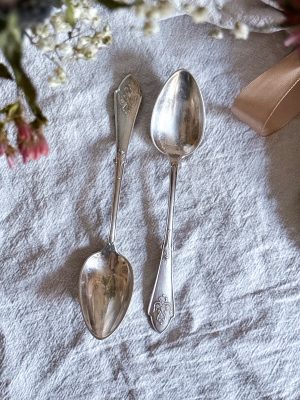 Dekorativa teskedar Modell 'Antik' nysilver 2st