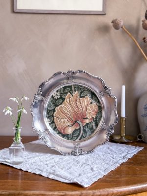 Nysilverbricka med William Morris tapet