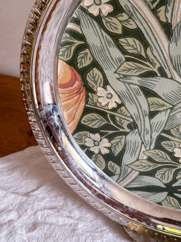 Tapetserad nysilverbricka med William Morris - Bild 2