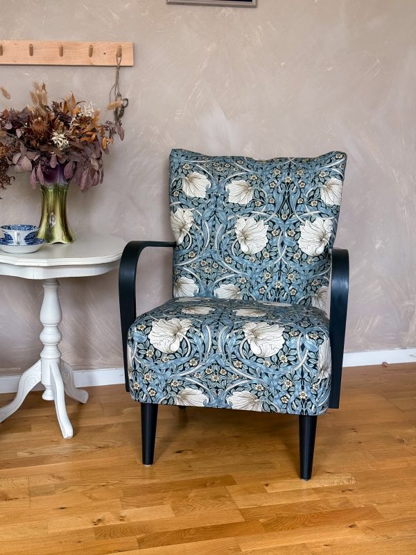 Swedish Modern Fåtölj 40/50 tal klädd i William Morris tyg - Bild 4