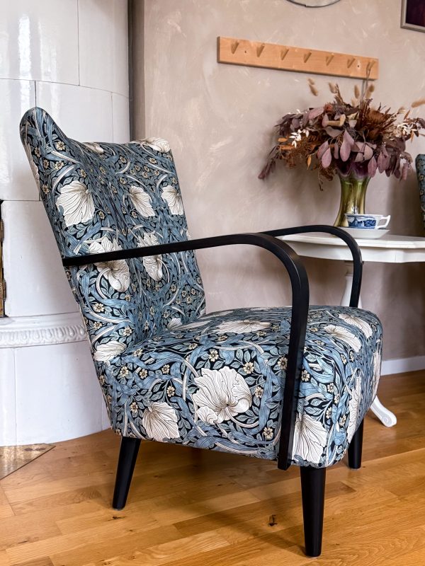 Swedish Modern Fåtölj 40/50 tal klädd i William Morris tyg - Bild 5