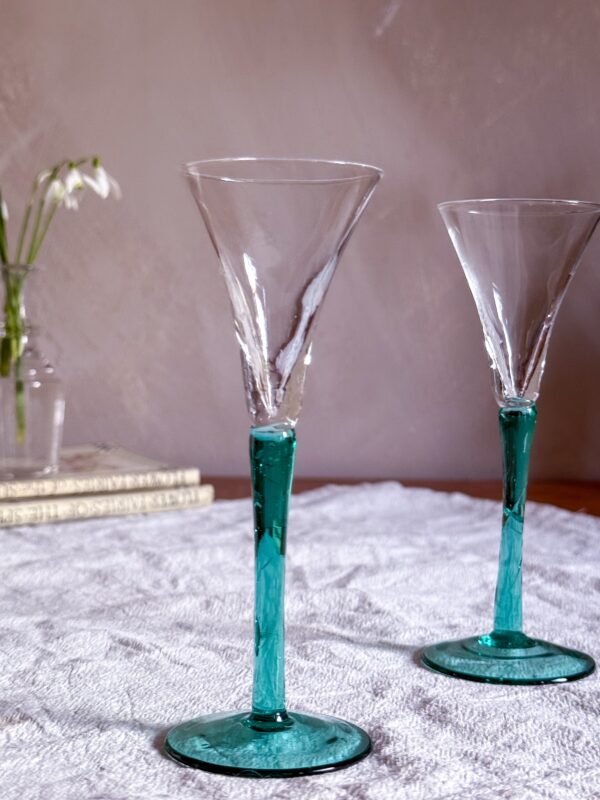 Munblåsta Snapsglas med grön fot