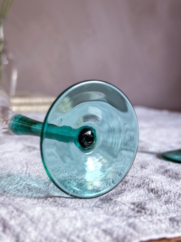 Munblåsta Snapsglas med grön fot - Bild 5